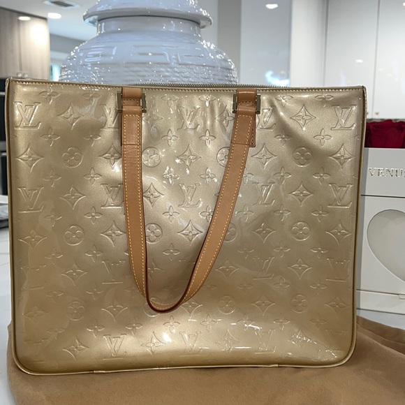Authentic Louis Vuitton Vernis Columbus Tote- Worn Once!RARE FIND!✨
